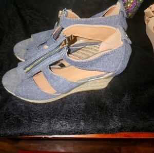 Report size 9 denim wedge sandal